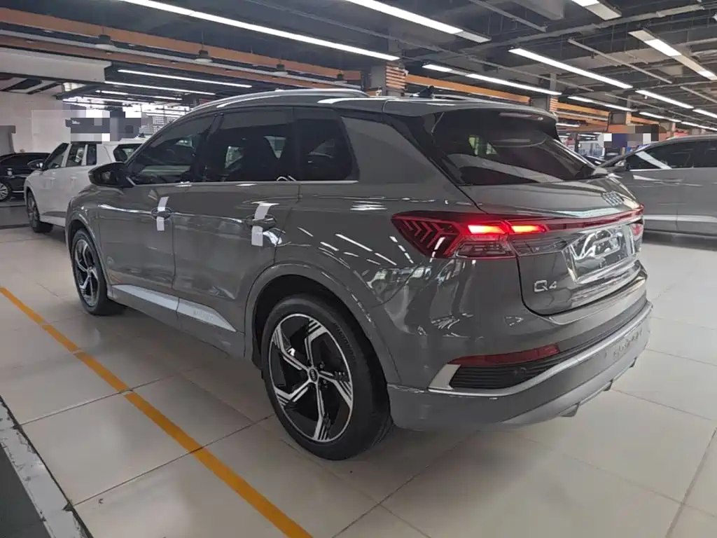 Audi Q4 e-tron — миниатюра 5