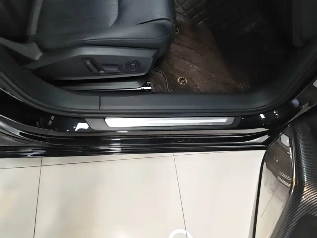 Audi A6L — миниатюра 21