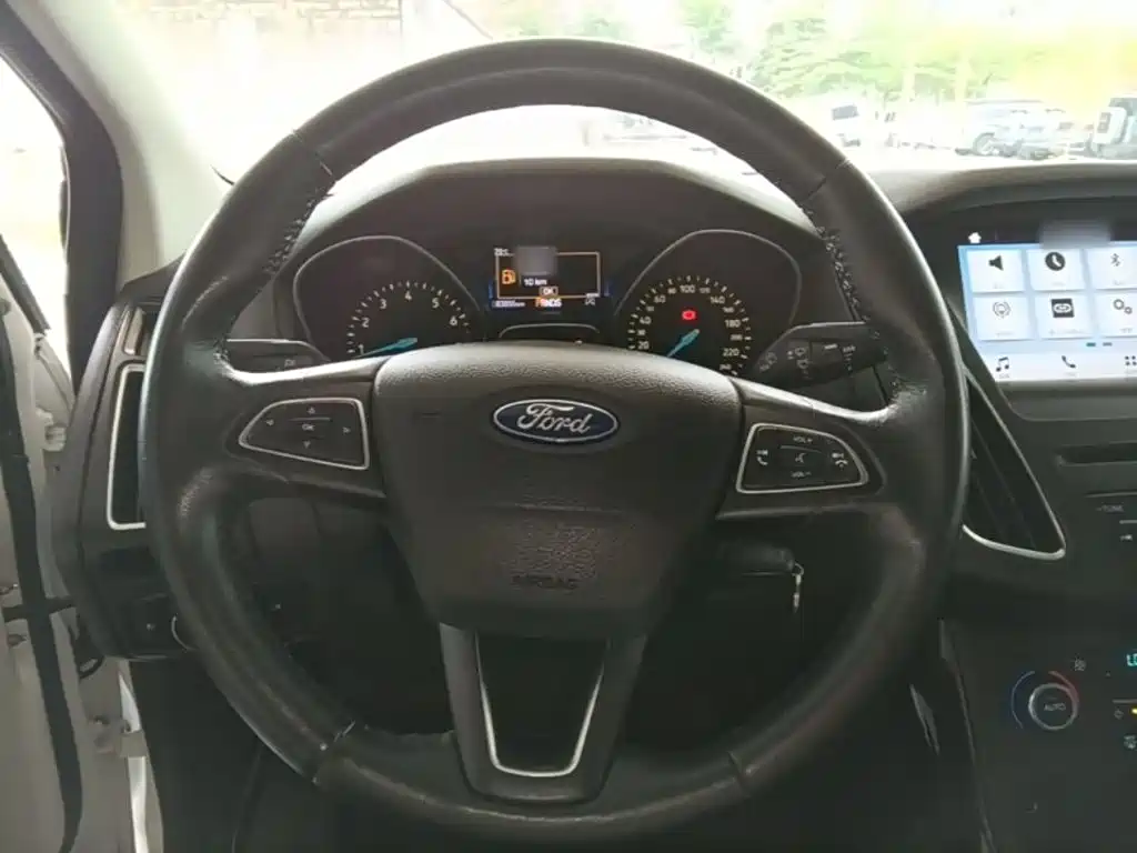 Ford Focus — миниатюра 11