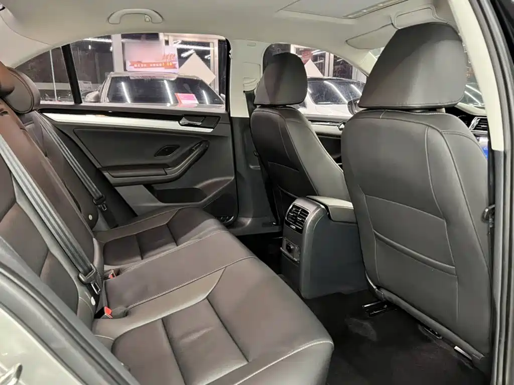 Volkswagen Sagitar — миниатюра 11