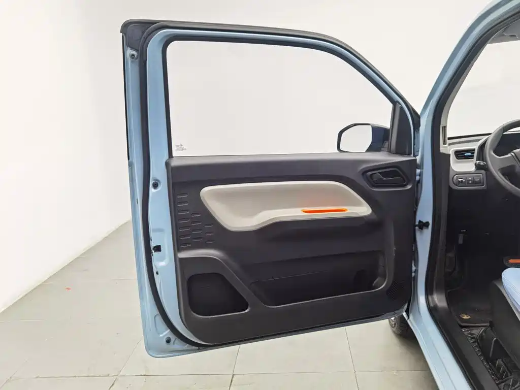 Wuling MINIEV — миниатюра 8