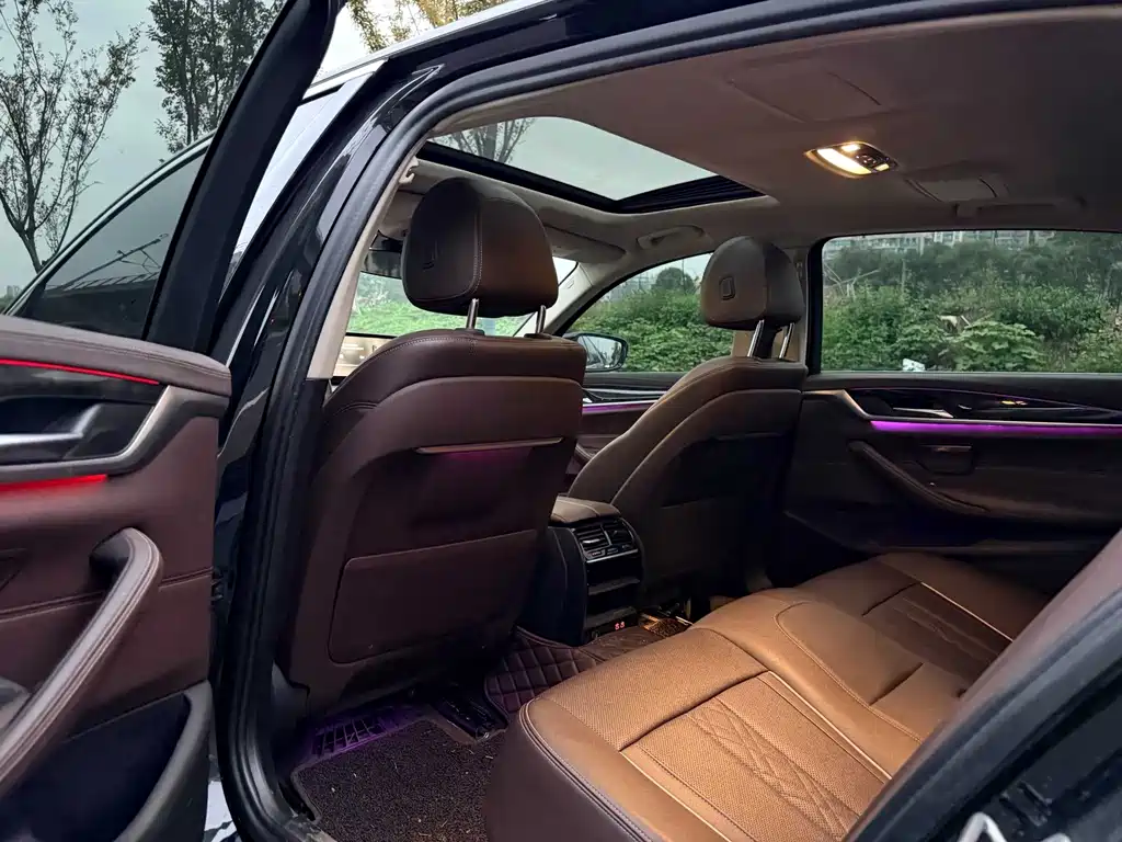 BMW 5 Series — миниатюра 5
