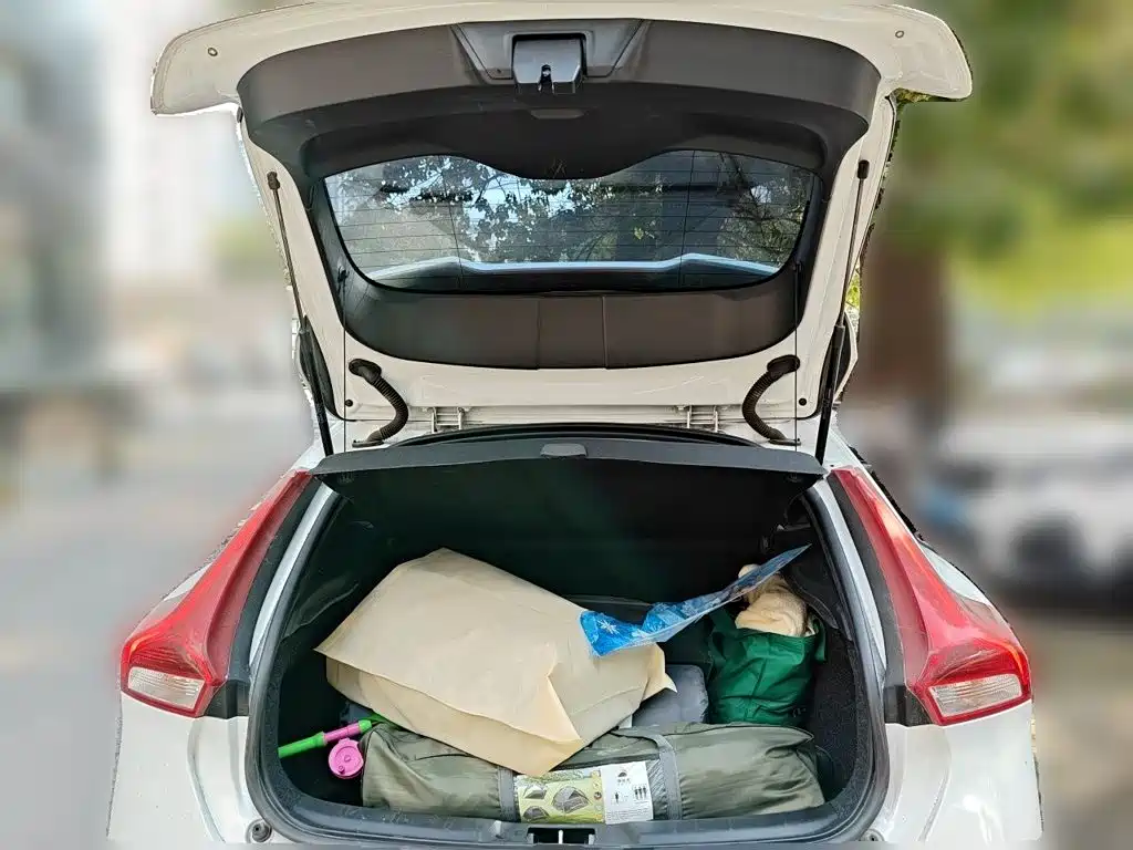 Volvo V40 — миниатюра 20