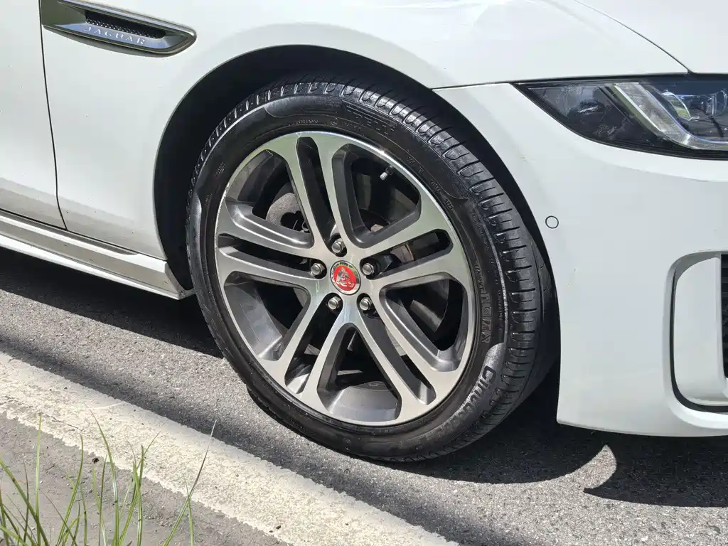 Jaguar XEL — миниатюра 17
