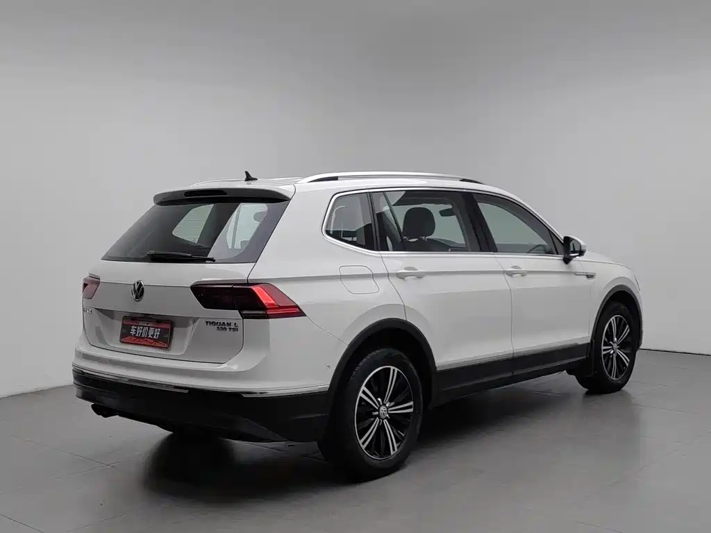 Volkswagen Tiguan L — миниатюра 2