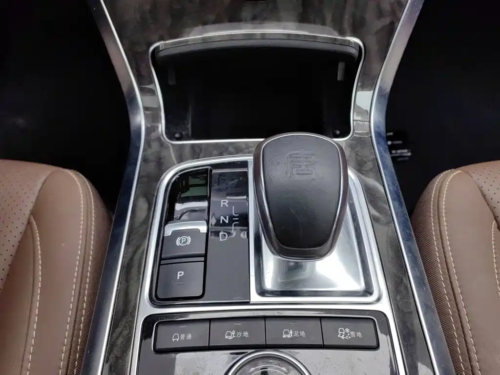 BYD Tang New Energy — миниатюра 13
