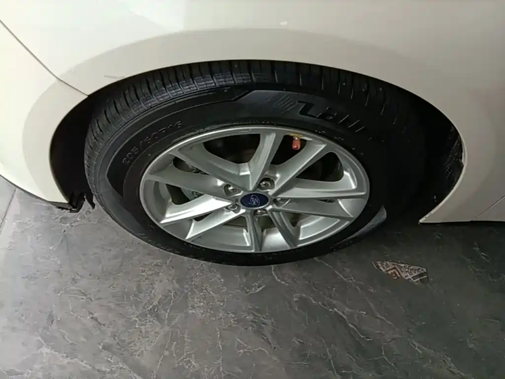 Ford Focus — миниатюра 23