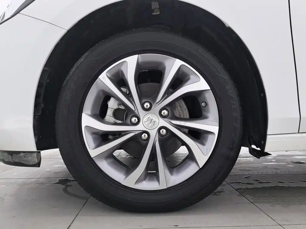 Buick Verano — миниатюра 17