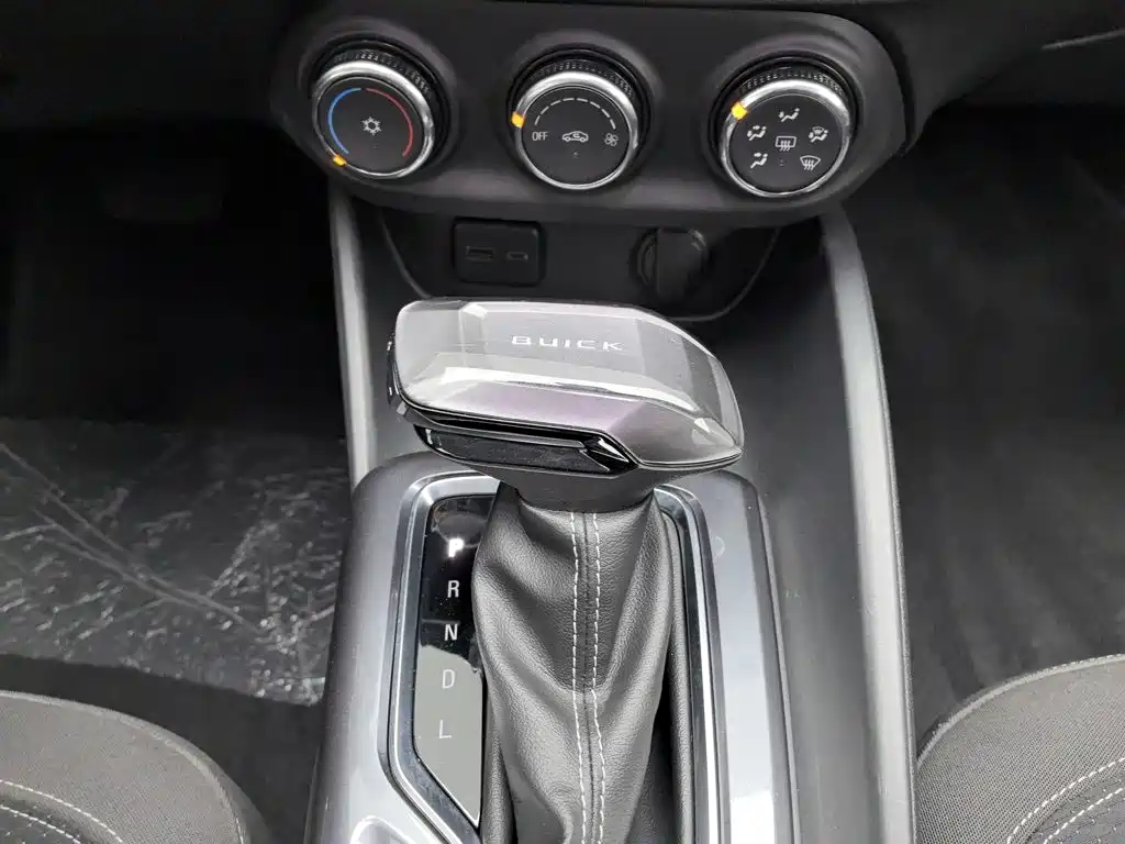Buick Verano — миниатюра 13