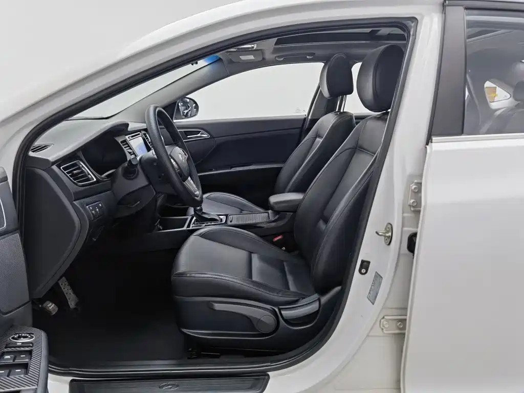 Hyundai Mistra — миниатюра 10