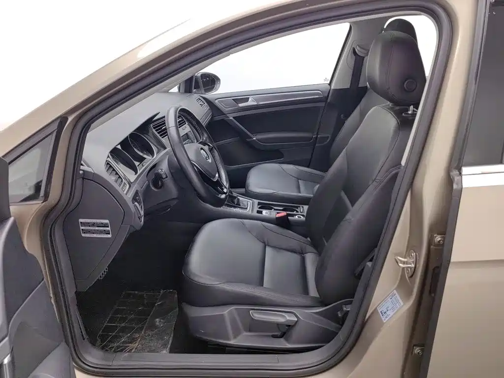 Volkswagen Golf — миниатюра 10