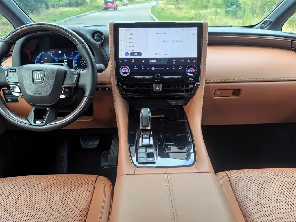 Toyota Vellfire — миниатюра 9