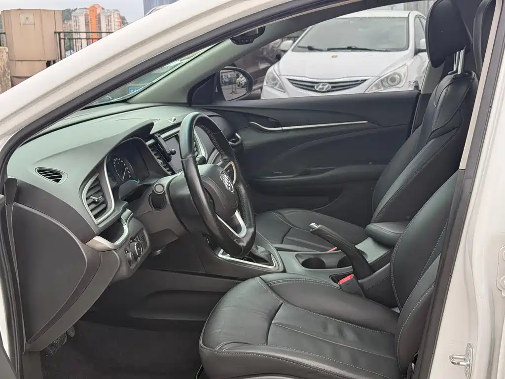 Buick Excelle — миниатюра 4