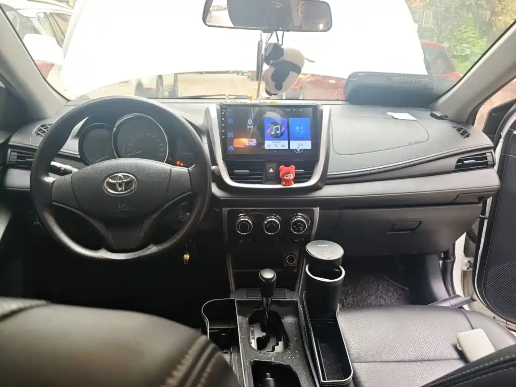 Toyota Yaris L — миниатюра 5