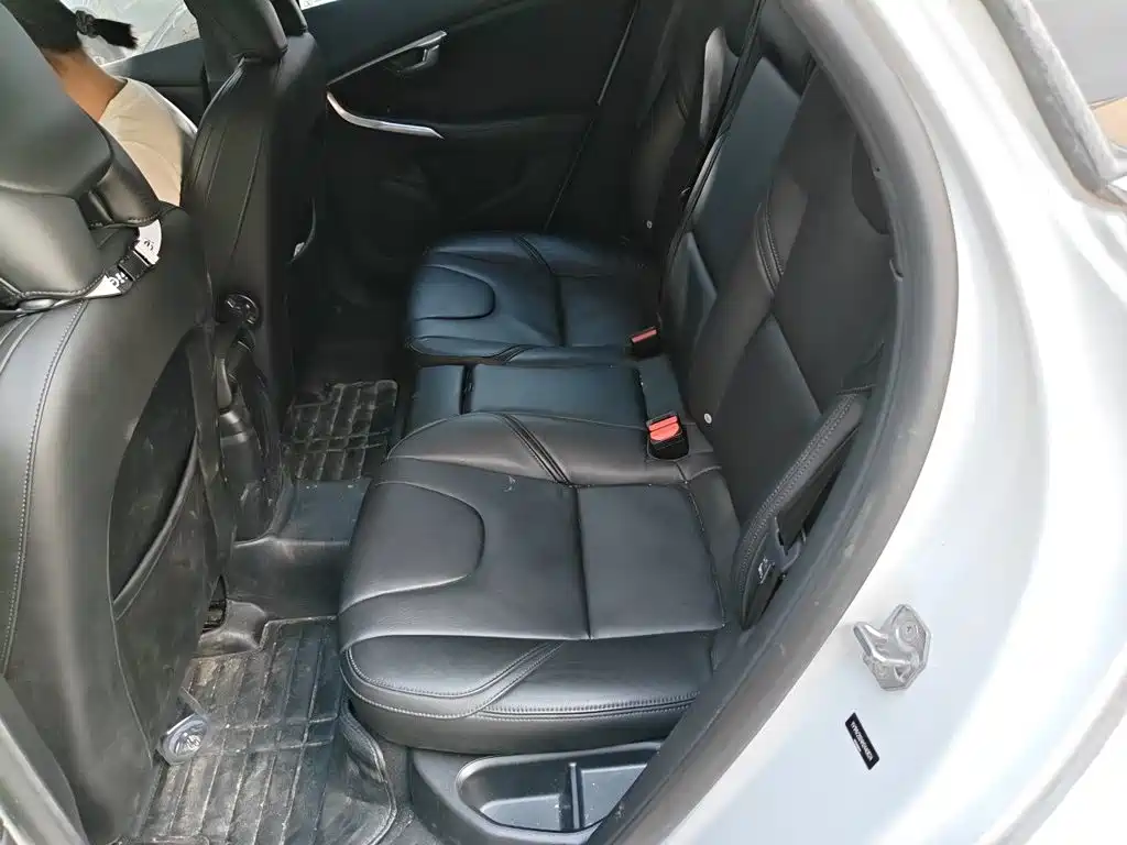Volvo V40 — миниатюра 18