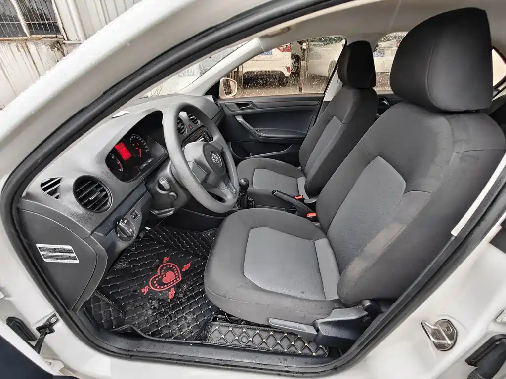 Volkswagen Jetta — миниатюра 7