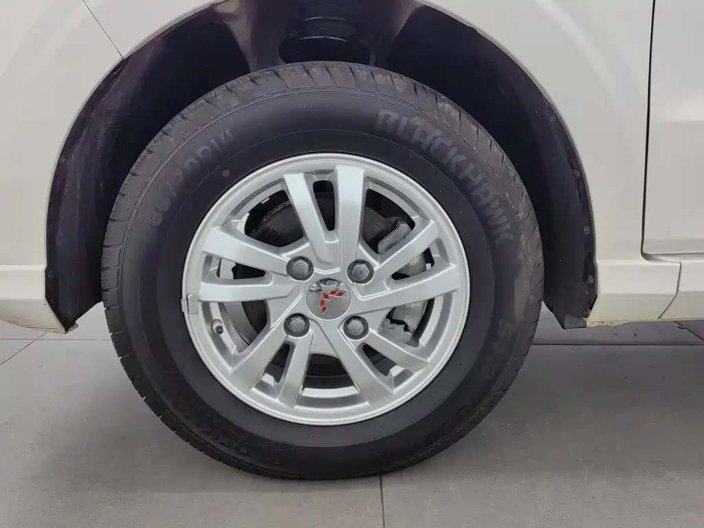 Wuling Hongguang — миниатюра 17