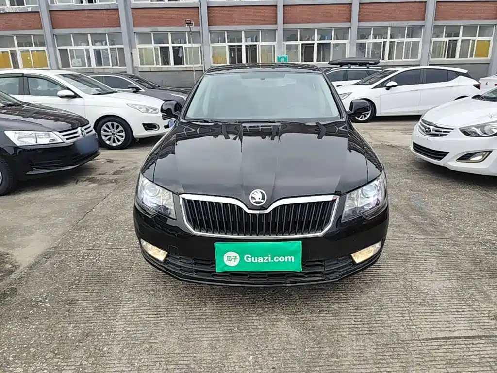 Skoda Superb — миниатюра 3