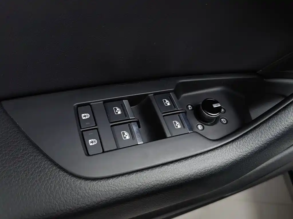Audi A6L — миниатюра 9