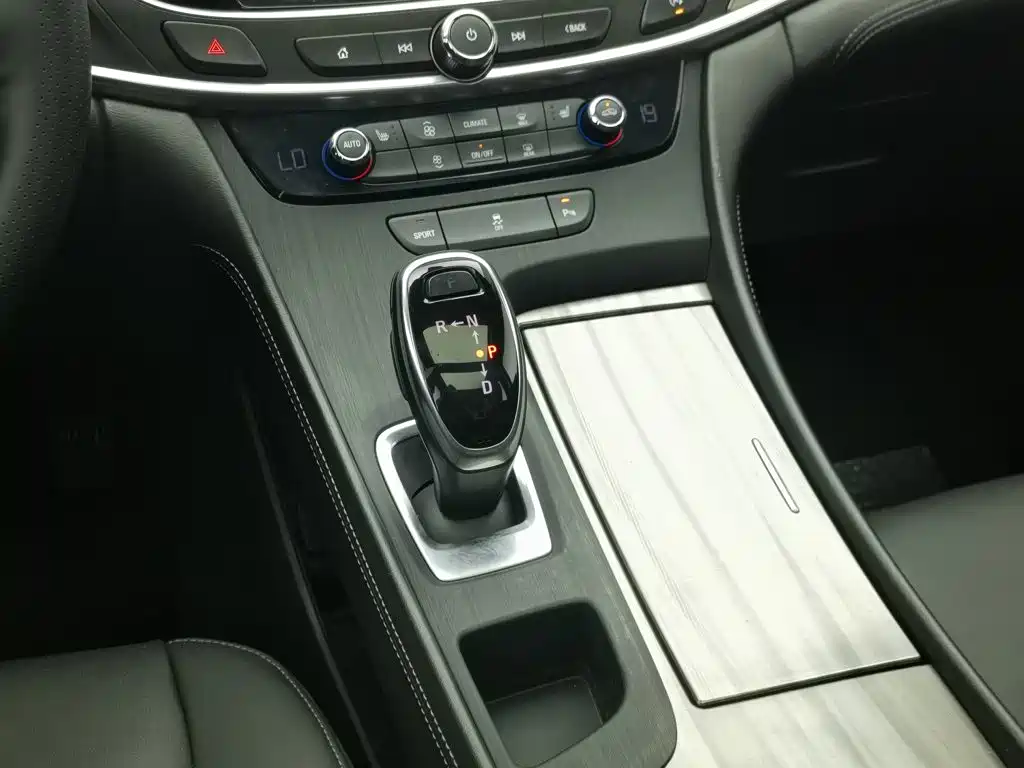 Buick LaCrosse — миниатюра 13