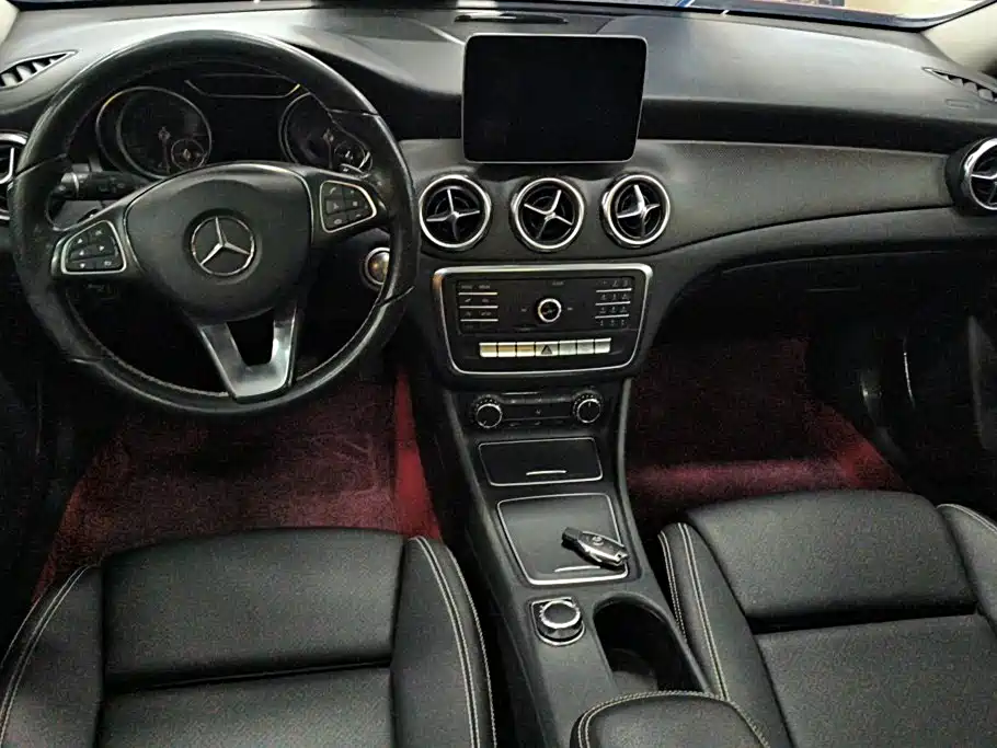 Mercedes-Benz GLA — миниатюра 12