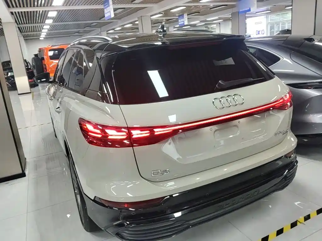 Audi Q5 e-tron — миниатюра 5