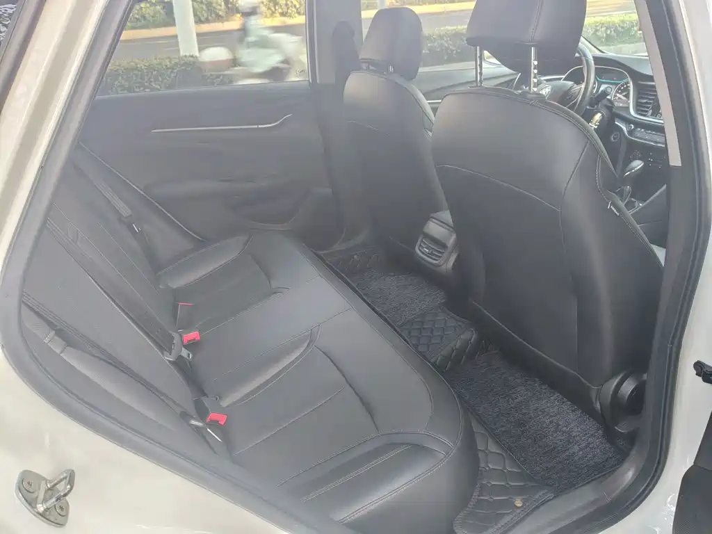 Buick Excelle — миниатюра 14