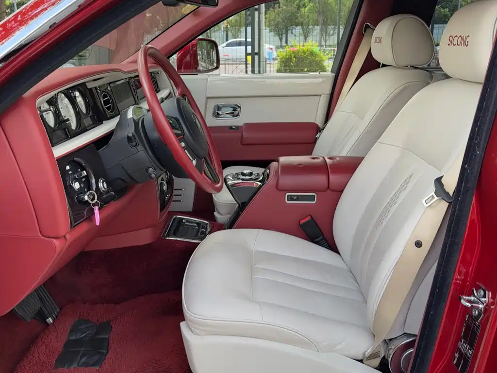 Rolls-Royce Phantom — миниатюра 11