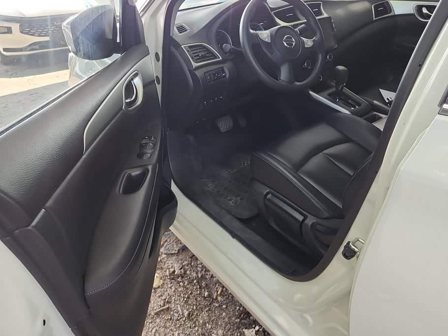 Nissan Sylphy 1.6 л 2024 г. Белый, пробег 48900 км