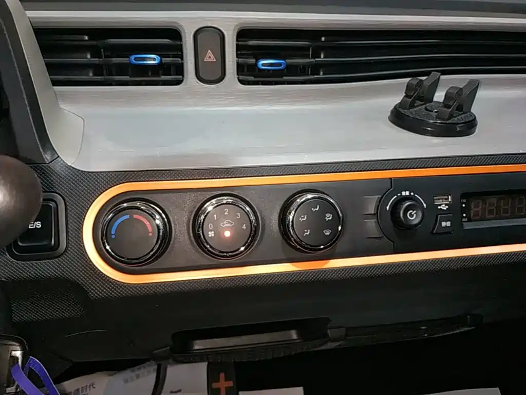 Wuling MINIEV — миниатюра 13