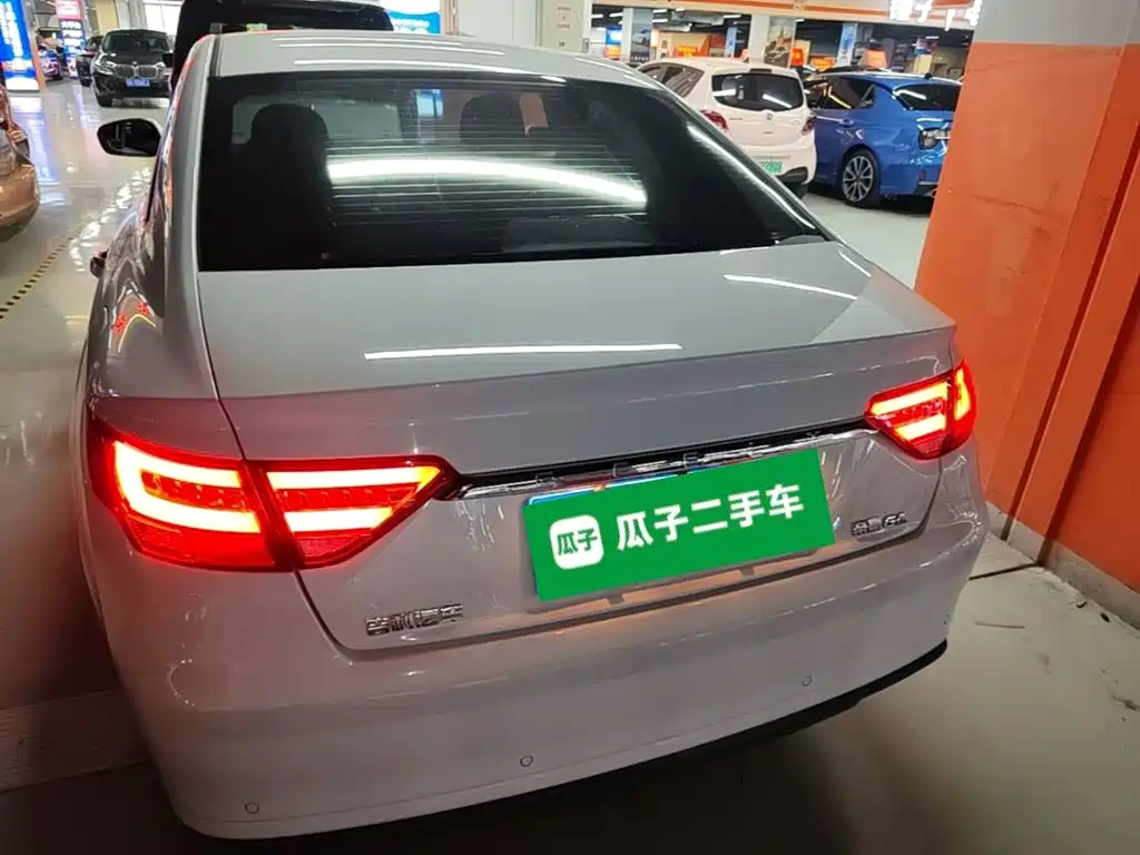 Geely Emgrand GL — миниатюра 6