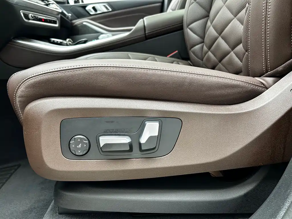BMW X5 2023 xDrive 30Li Premium M Sport
