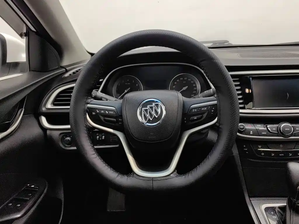 Buick Excelle — миниатюра 11