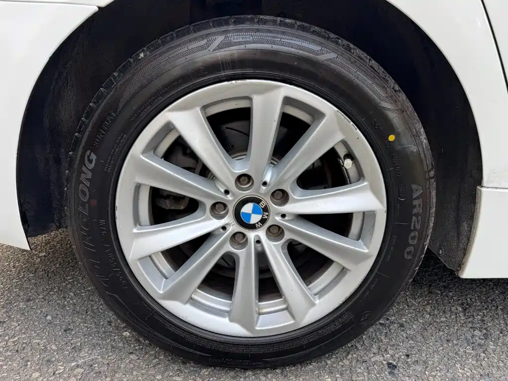 BMW 5 Series — миниатюра 15