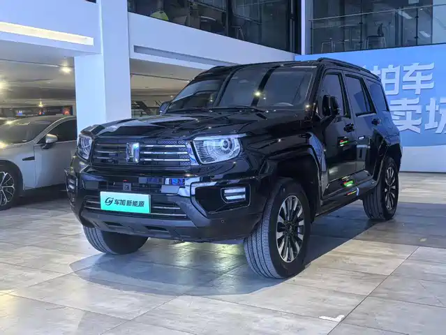 TANK TANK 700 NEW ENERGY 2025