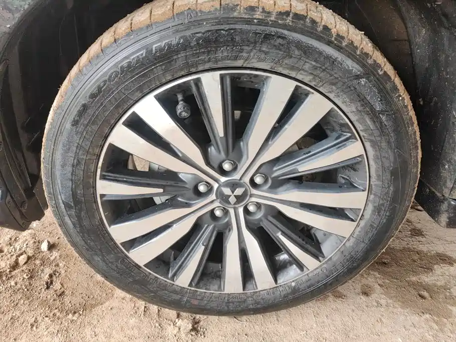 Mitsubishi Outlander — миниатюра 6
