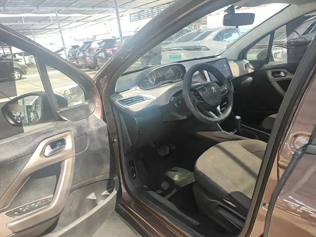Peugeot 2008 — миниатюра 16