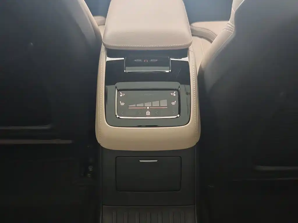 Volvo S90 PHEV — миниатюра 18