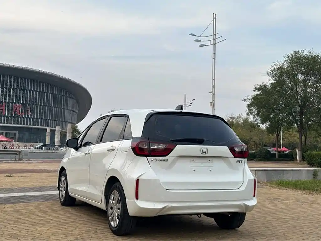 Honda Fit — миниатюра 6
