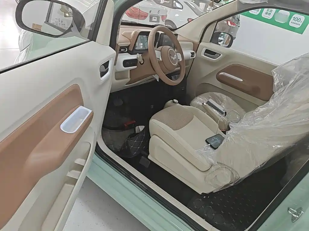Wuling MINIEV — миниатюра 16