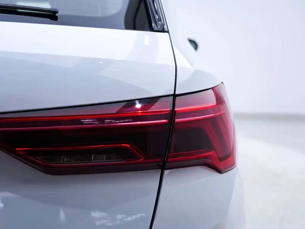 Audi Q3 — миниатюра 11