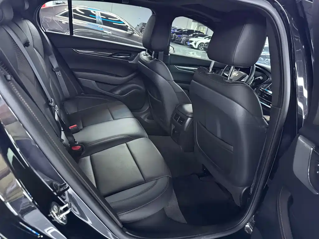 Cadillac CT5 — миниатюра 13