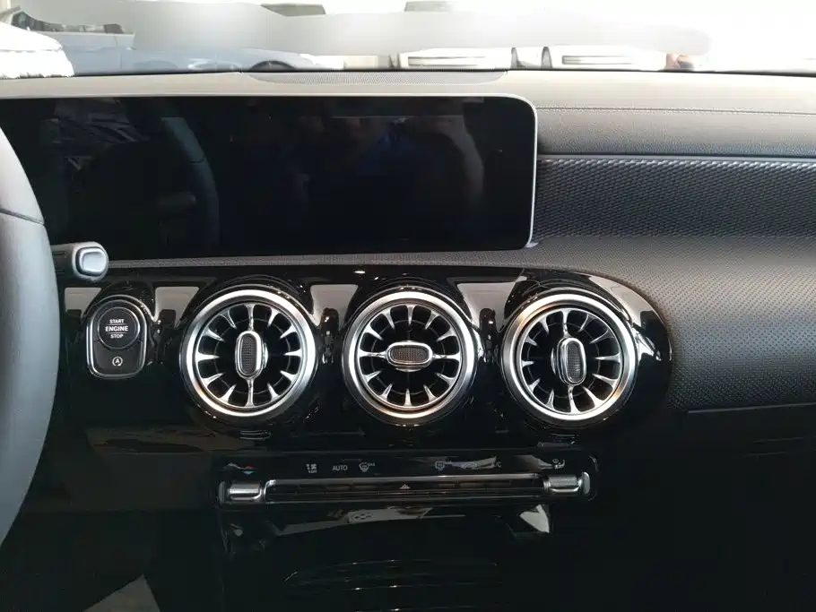 Mercedes-Benz A-Class — миниатюра 13