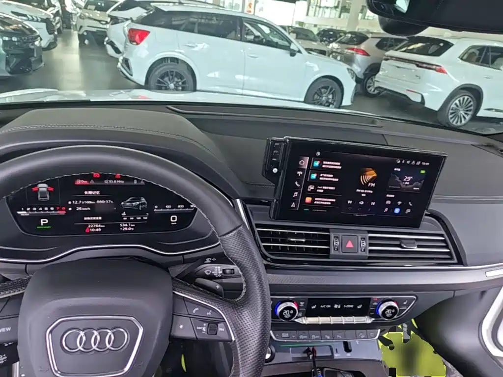 Audi Q5L Sportback — миниатюра 10