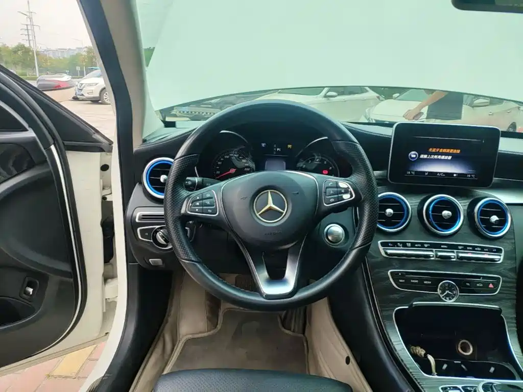 Mercedes-Benz C-Class — миниатюра 11
