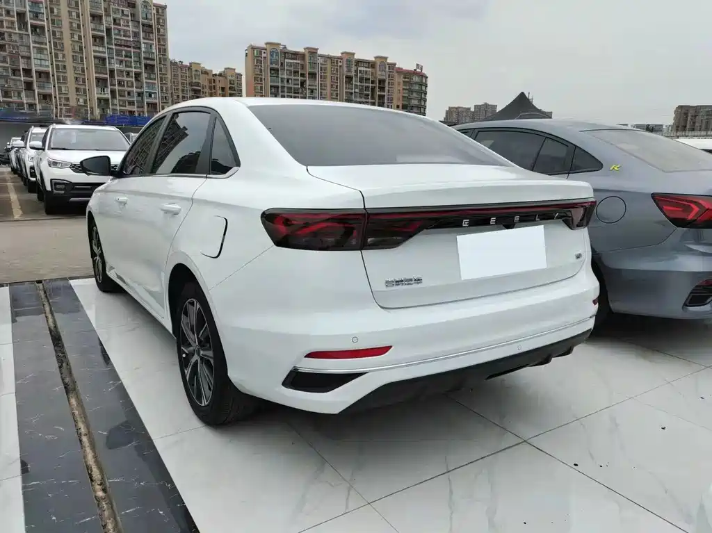 Geely Emgrand — миниатюра 13