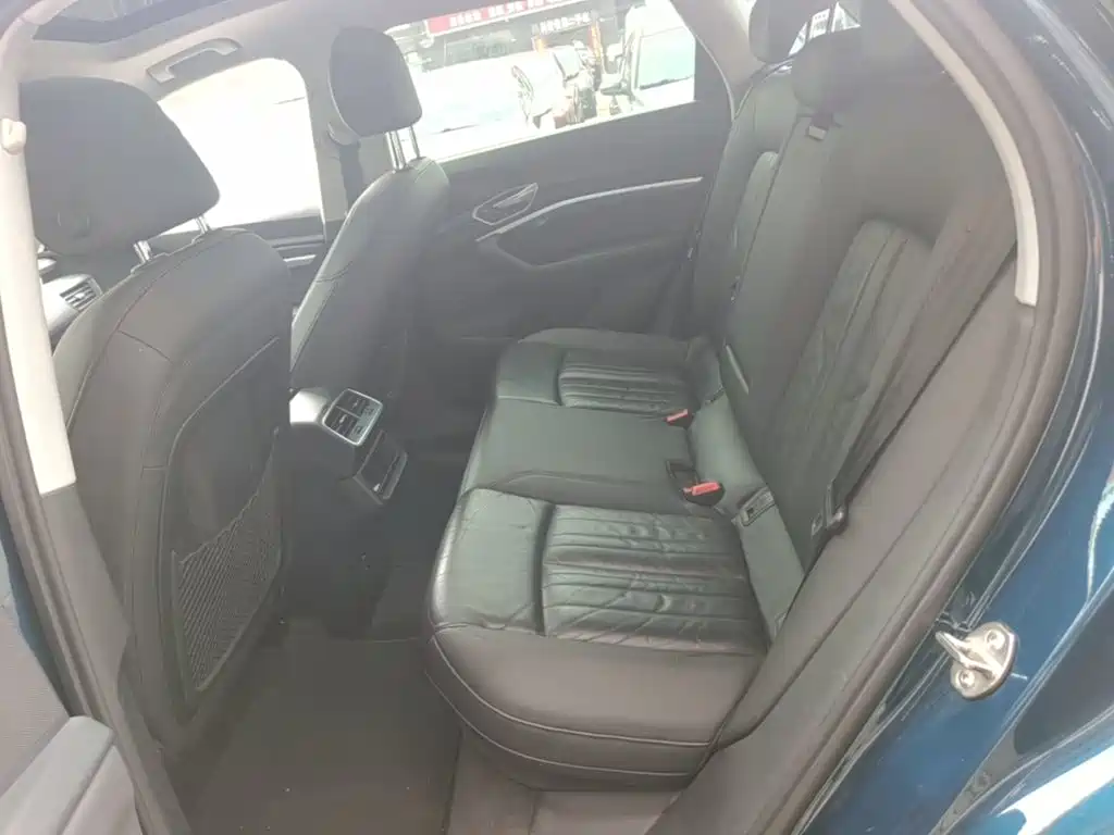 Audi e-tron (Import) — миниатюра 17