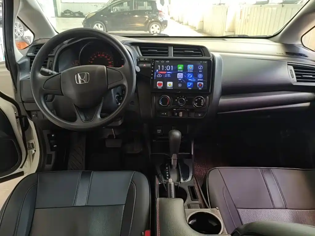 Honda Fit — миниатюра 10