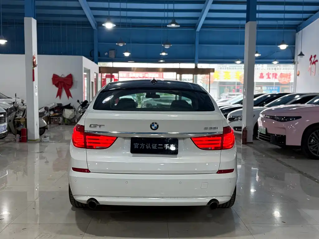 BMW 5 Series GT — миниатюра 8