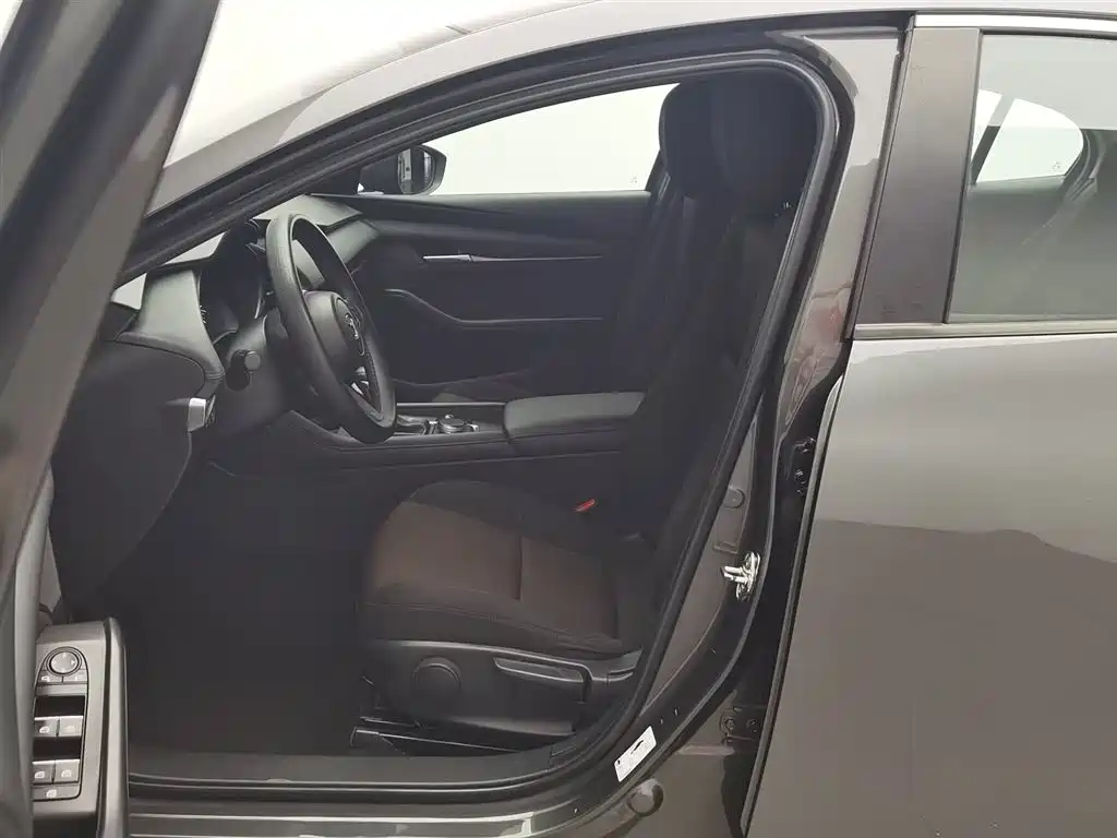 Mazda Mazda3 3 2020 1.5L AT